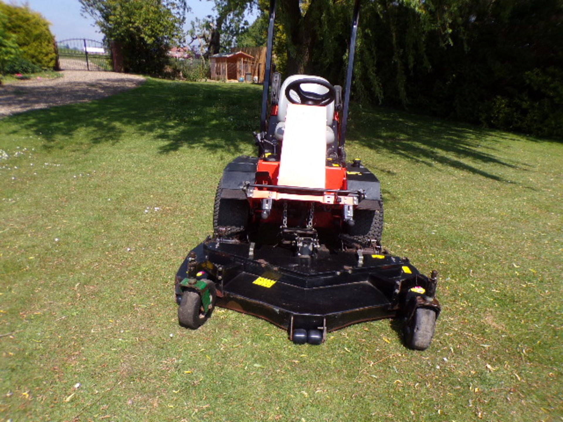 JACOBSEN FRONTLINE 728D MOWER RIDE ON OUTFRONT MOWER - Image 2 of 4