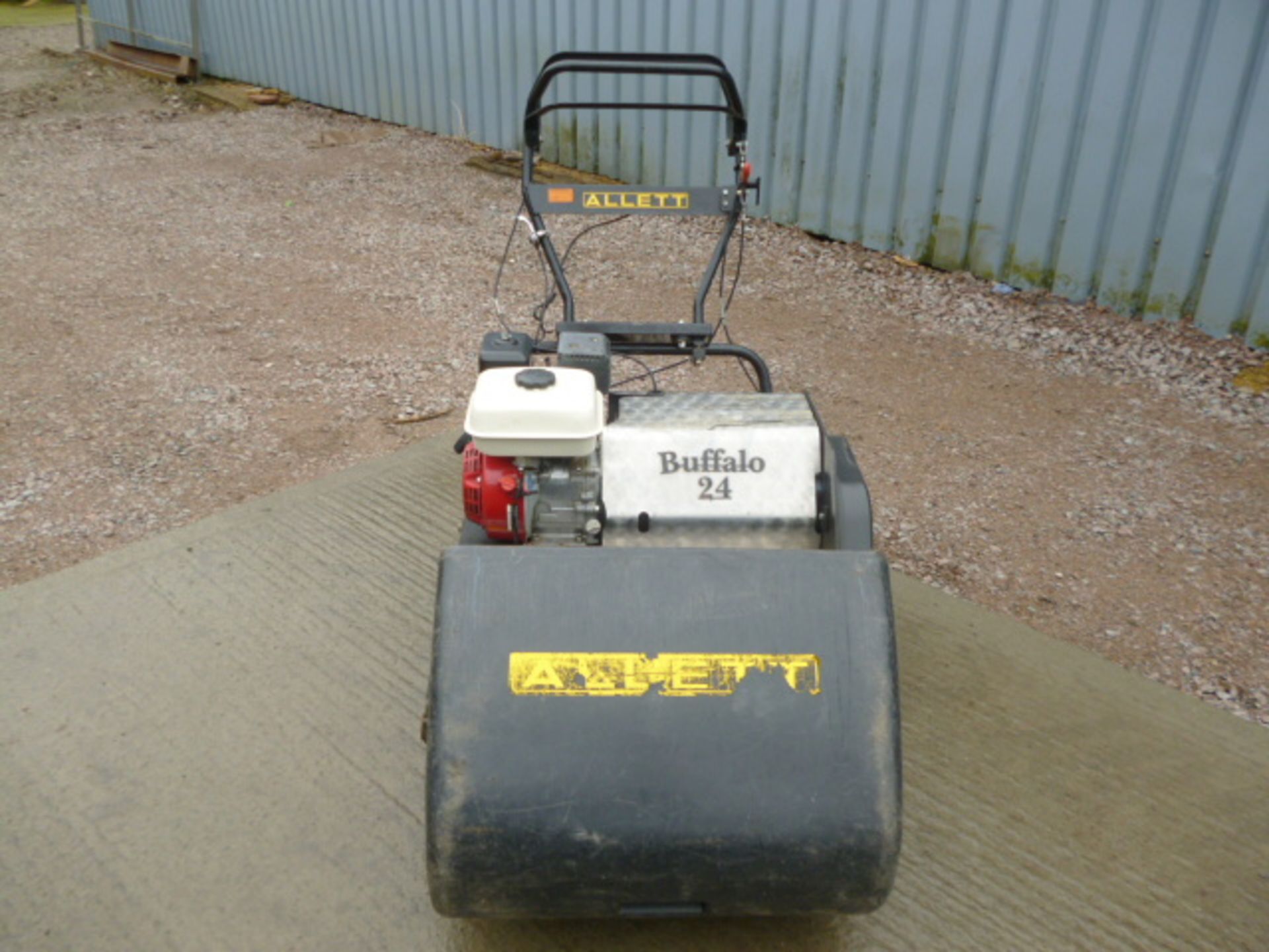 ALLETT BUFFALO 24 WALK BEHIND MOWER 6 BLADE