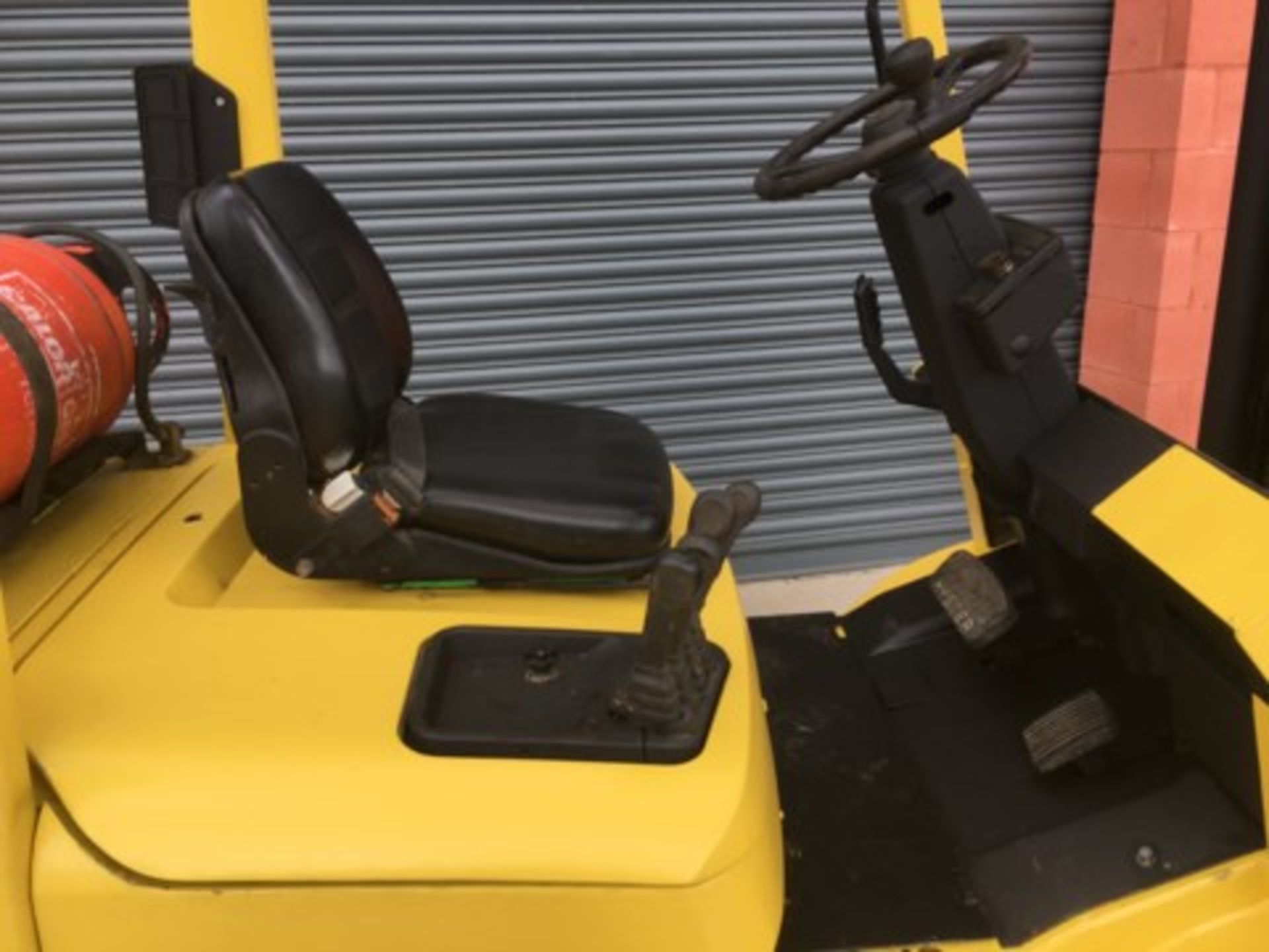 2007 Hyster H3.0XM Gas Forklift - Image 4 of 5
