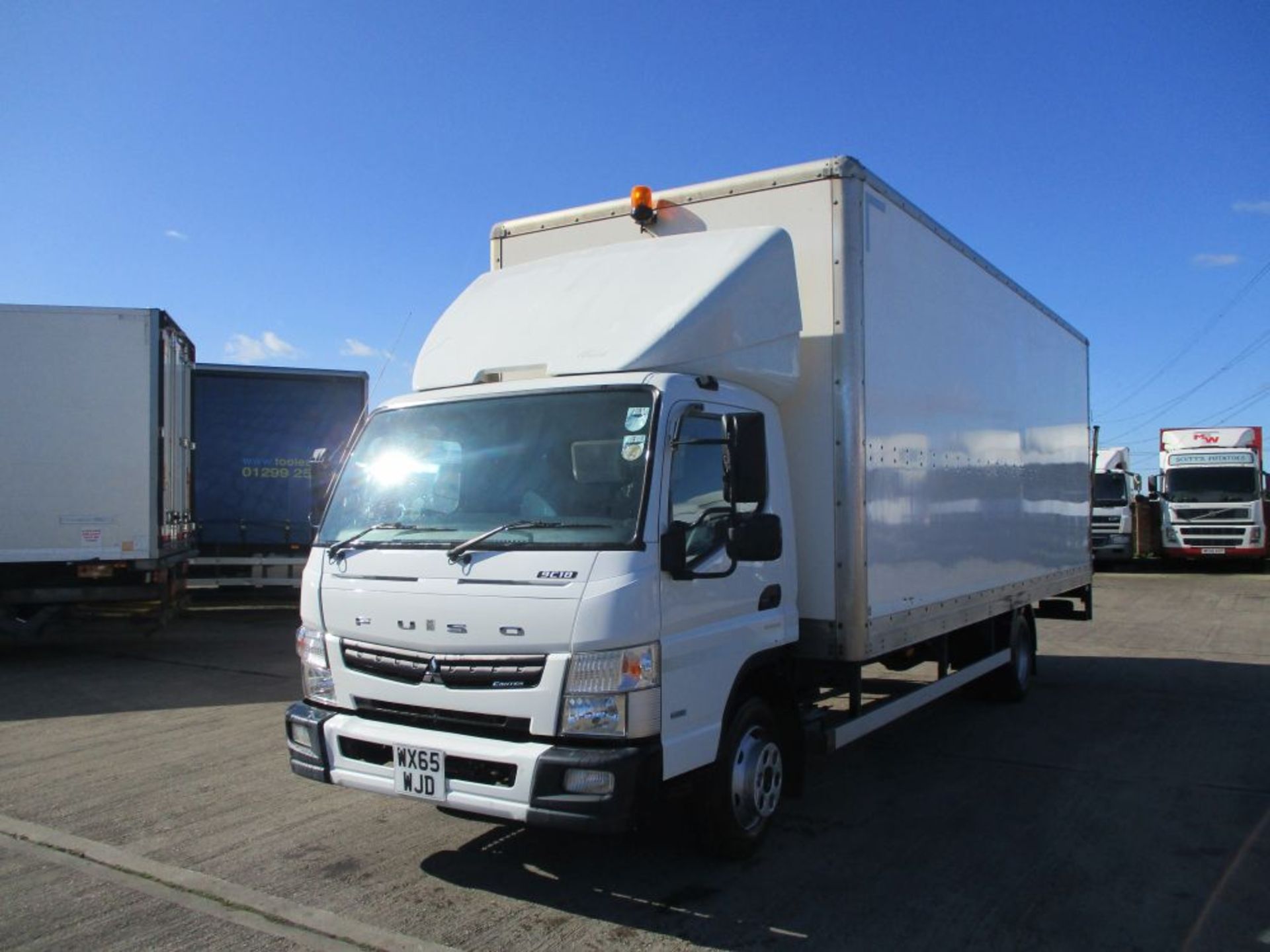 2015 / 65 Mitsubishi Canter 9C18 47. 9 Ton