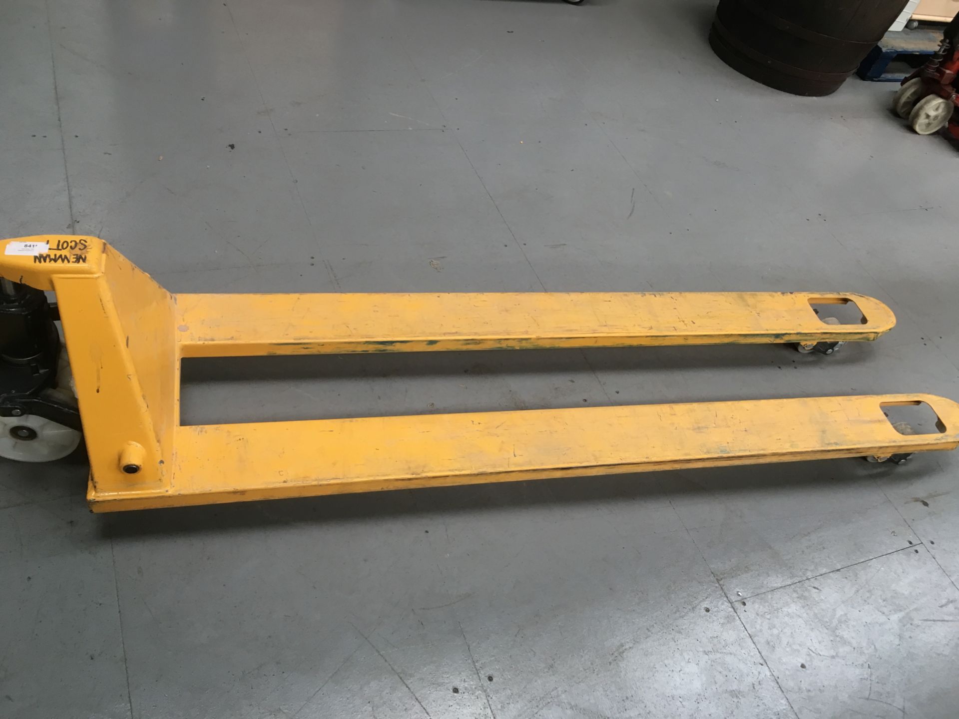 2018 Used hand pallet truck 2000mm long - Image 2 of 3