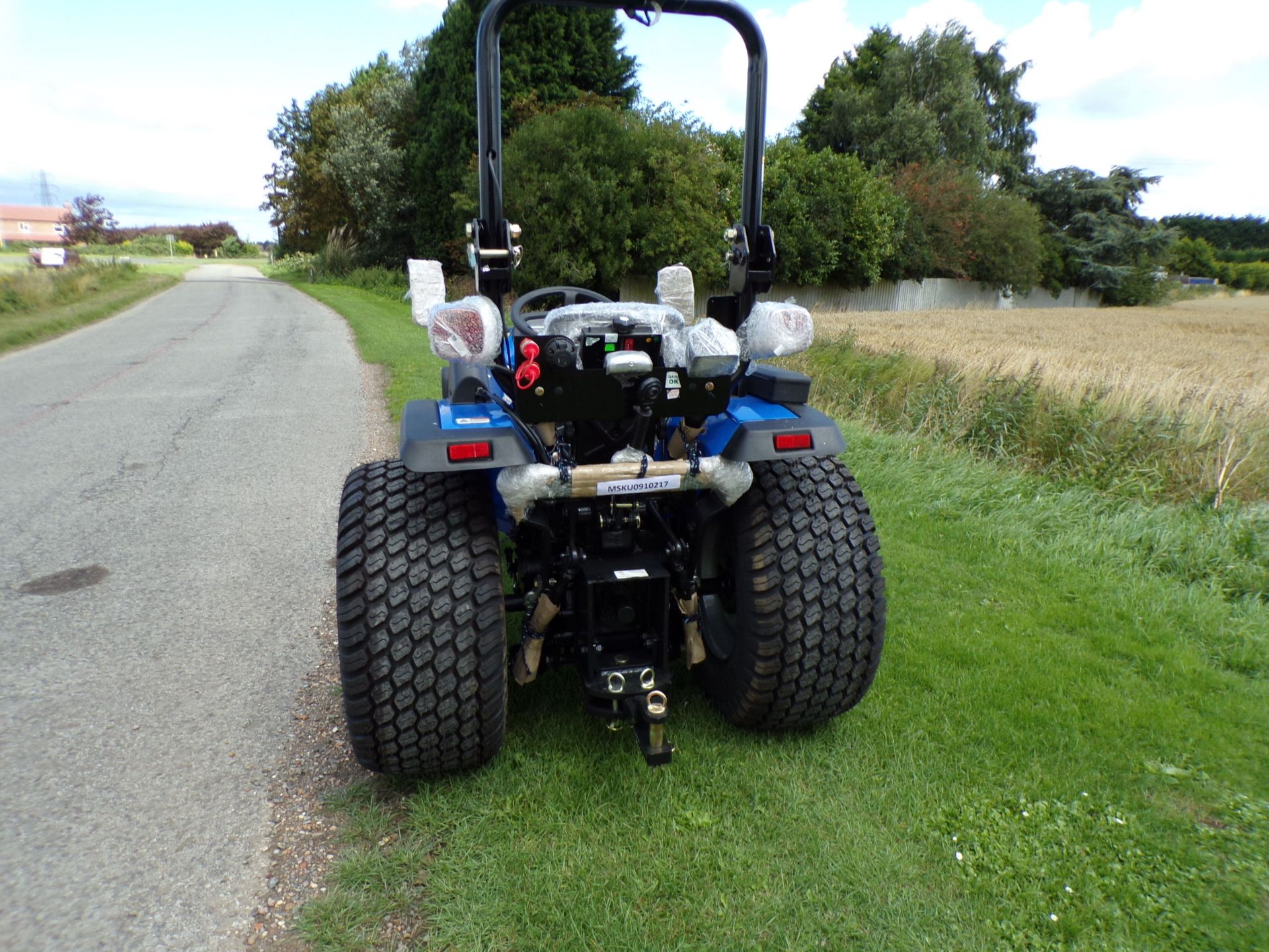 Solis 26 Compact Tractor With Turf Tyres - Image 4 of 6