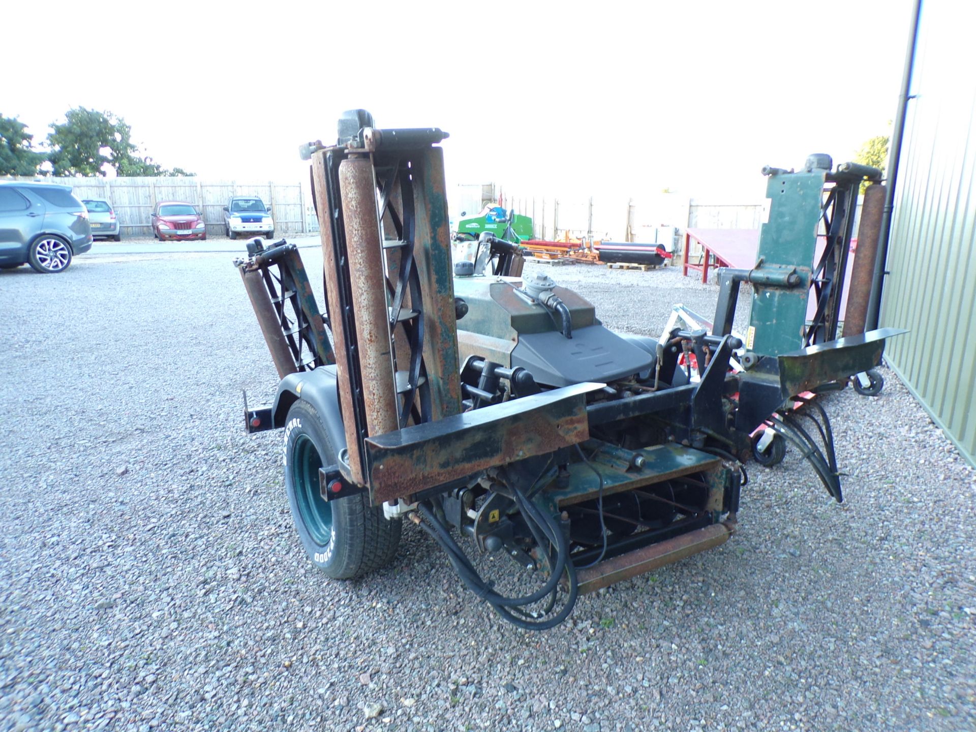 HAYTER 5 GANG TRAILED CYLINDER MOWER - Image 6 of 6