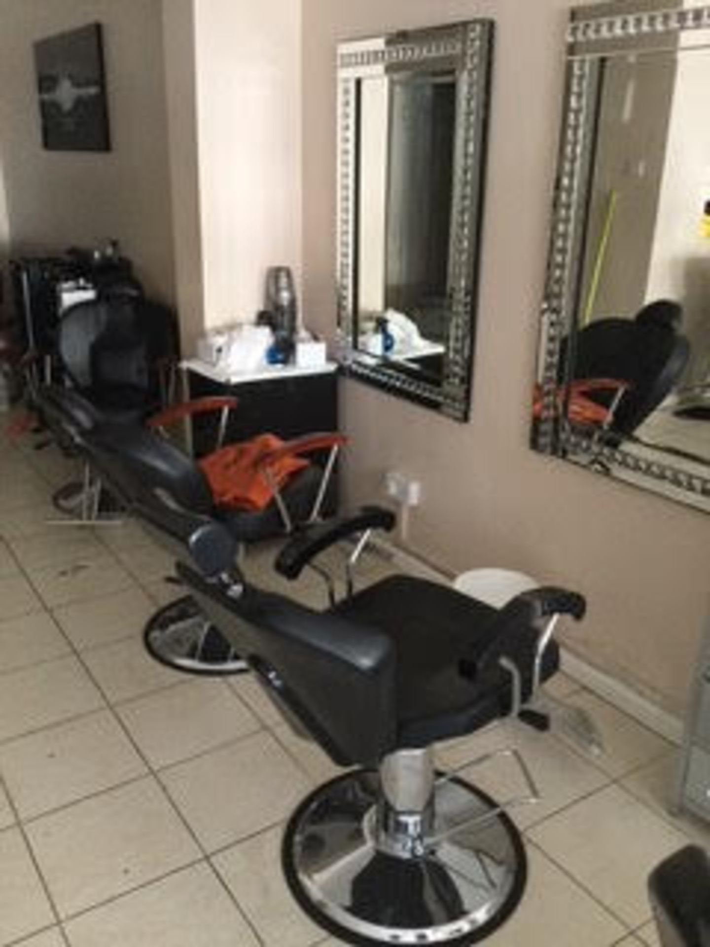 Beauty Salon & Contents - Image 18 of 24