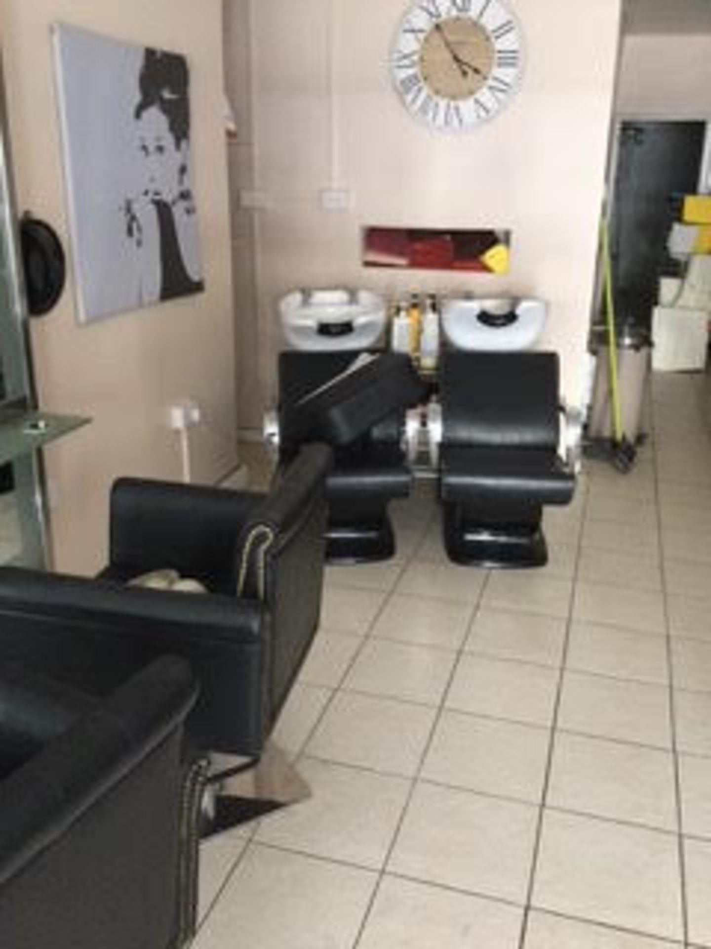 Beauty Salon & Contents - Image 9 of 24