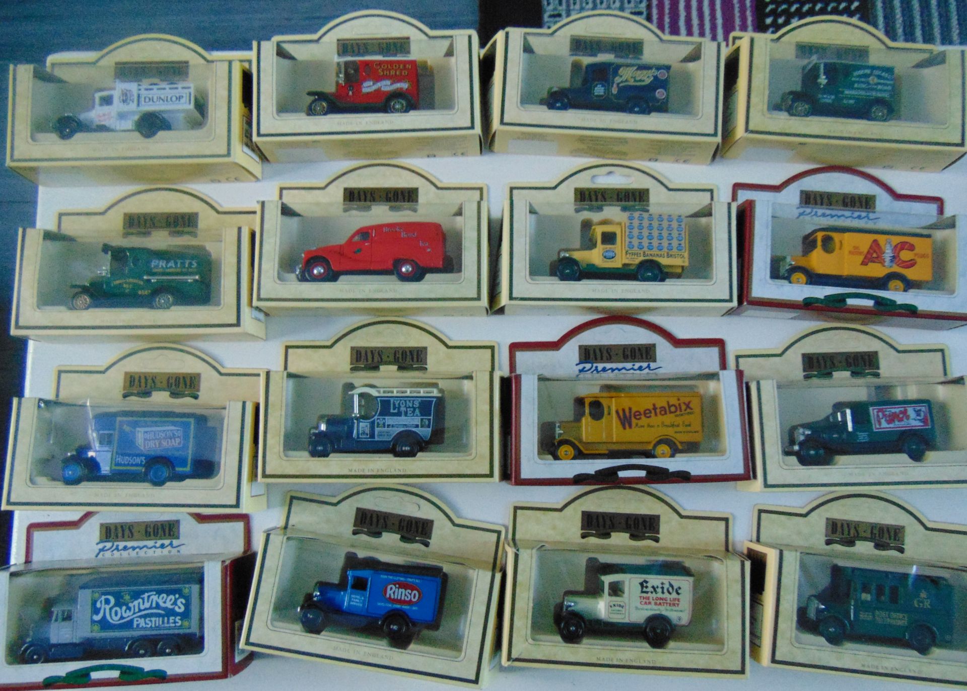 Collection of approx 50+ die cast cars