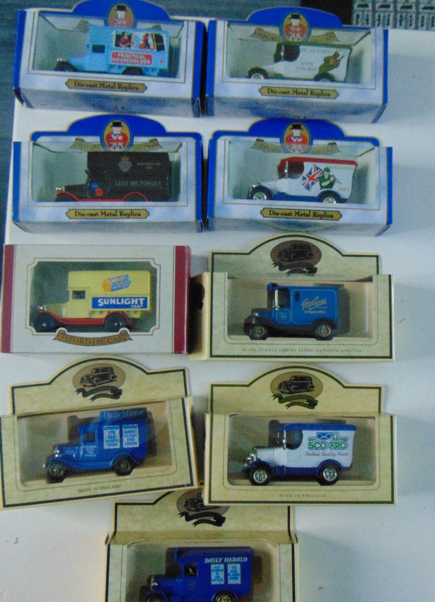 Collection of approx 50+ die cast cars - Image 9 of 9