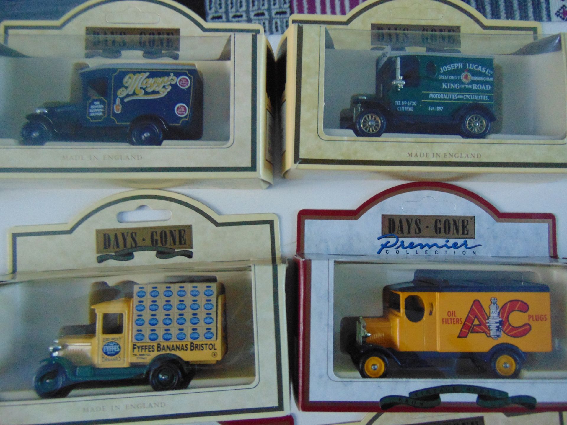 Collection of approx 50+ die cast cars - Image 7 of 9