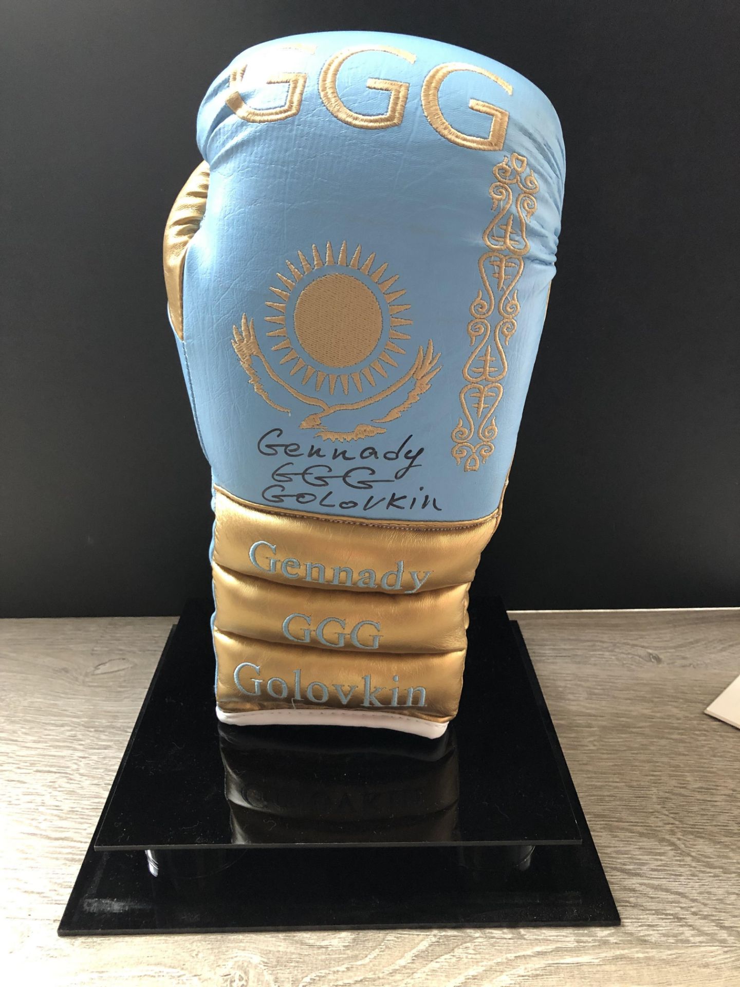 GGG Signed Glove In Display Case - Image 2 of 2