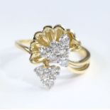 IGI certified 18 K / 750 Yellow Gold Designer Diamond Ring