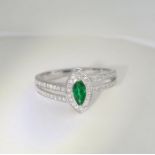 IGI Certified 18 K / 750 White Gold Emerald and Diamond Ring