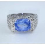 14 K / 585 White Gold Blue Sapphire (IGI cert.) & Diamond Ring