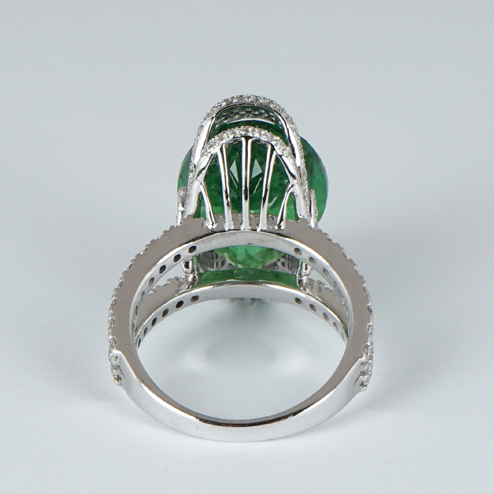 14 K / 585 White Gold Tsavorite Garnet & Diamond Ring - Image 4 of 8