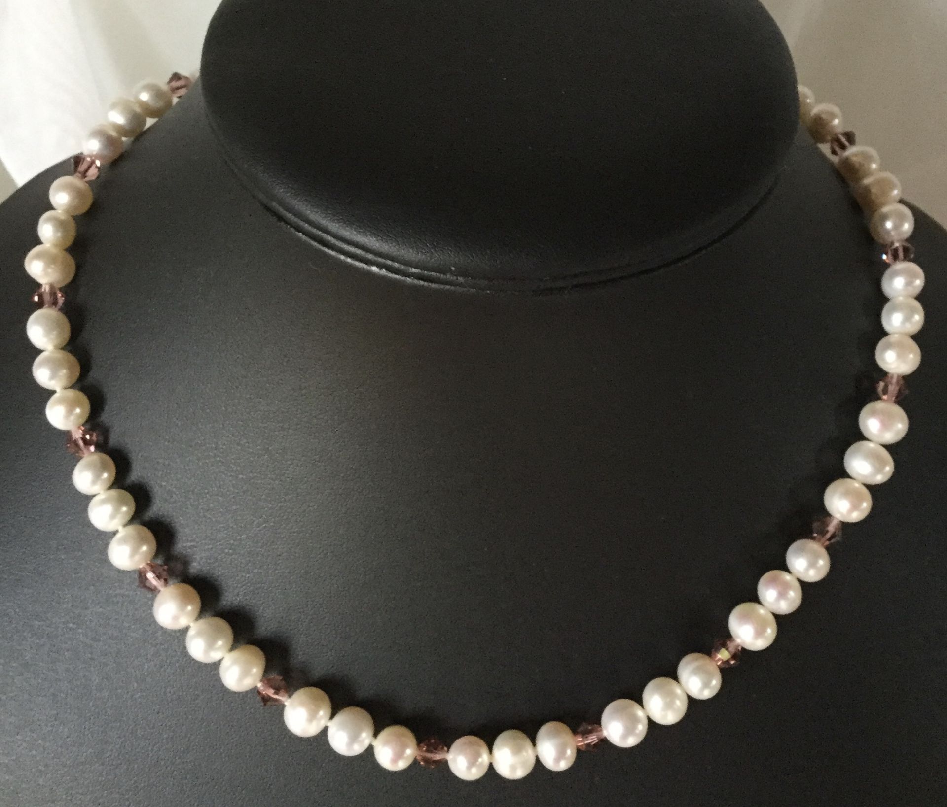 Freshwater Cultured Pearl with Vintage Rose Swarovski éléments necklace 925 silver clasp - Image 3 of 8