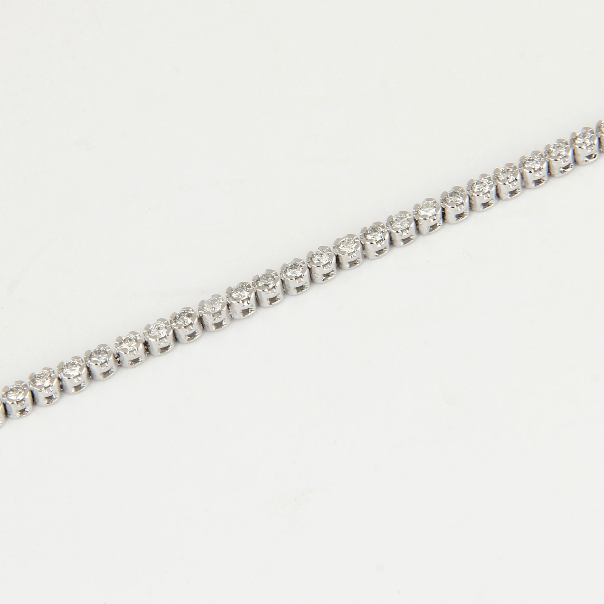 14 K / 585 White Gold Tennis Bracelet with Diamonds - Image 5 of 6