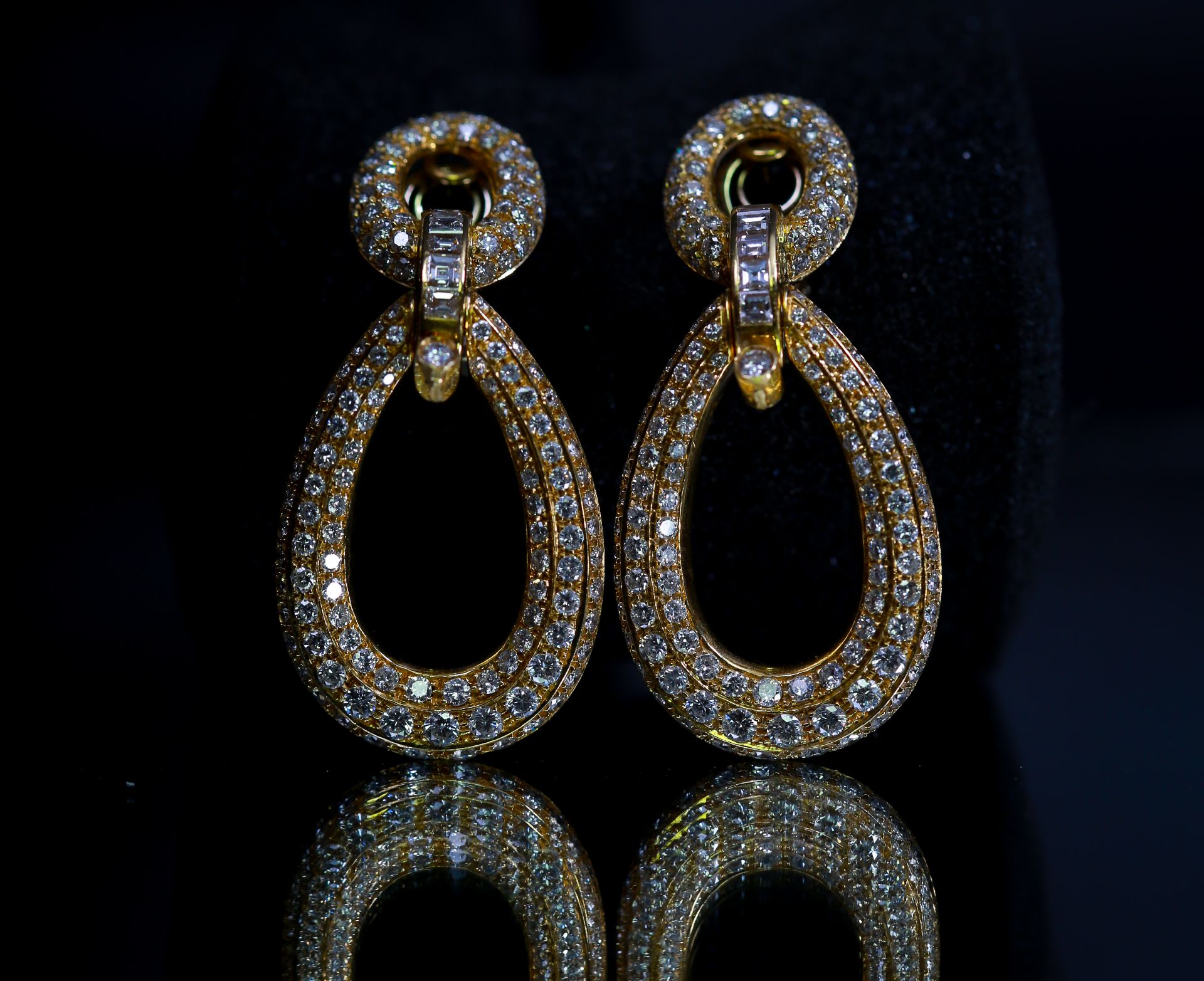 Beautiful Bespoke pendant earrings, 18k yellow gold, set with 4.6cts of VS clarity diamonds - Image 5 of 16