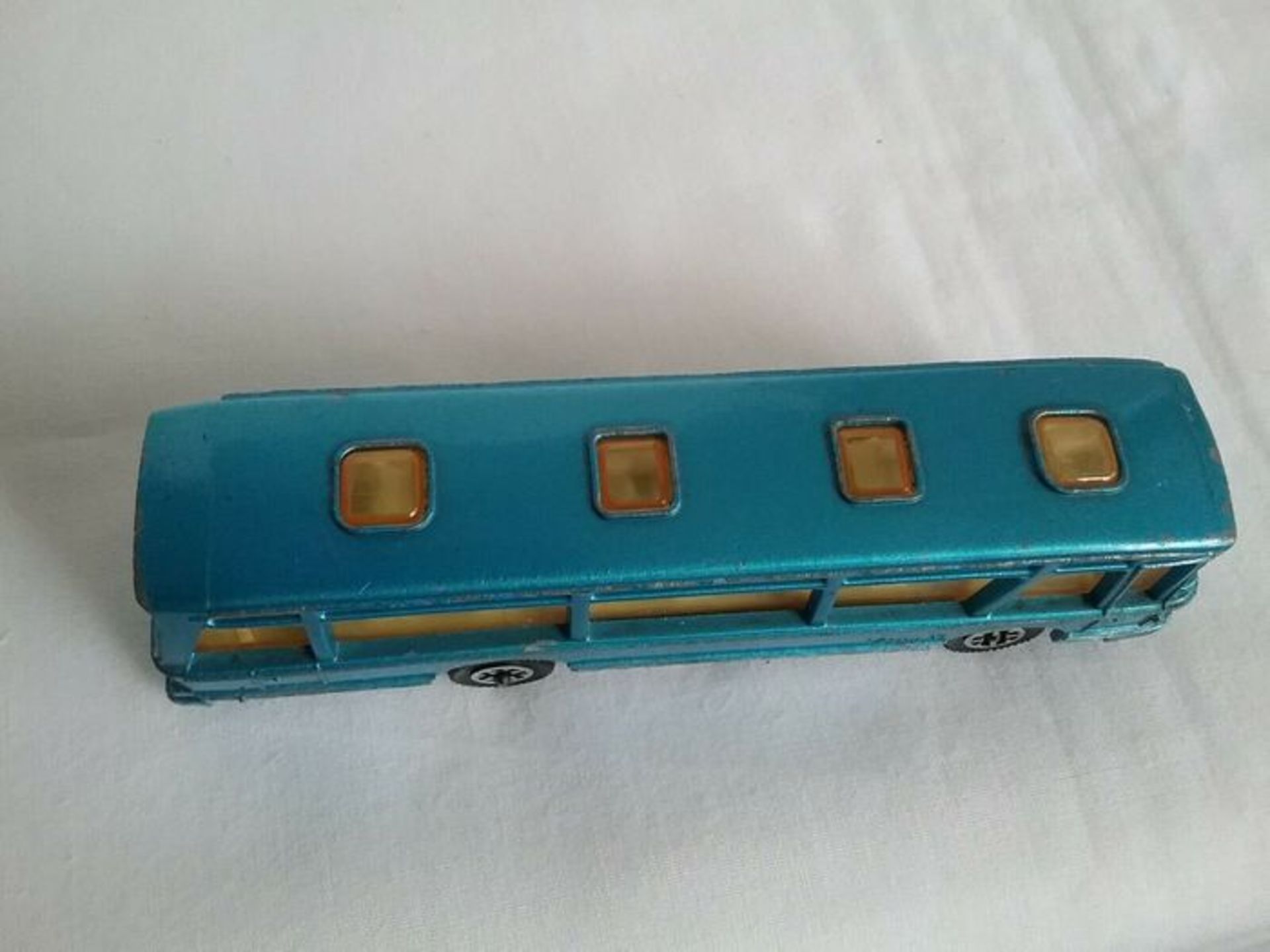 DINKY TOYS VICEROY COACH MADE IN ENGLAND - Image 4 of 4