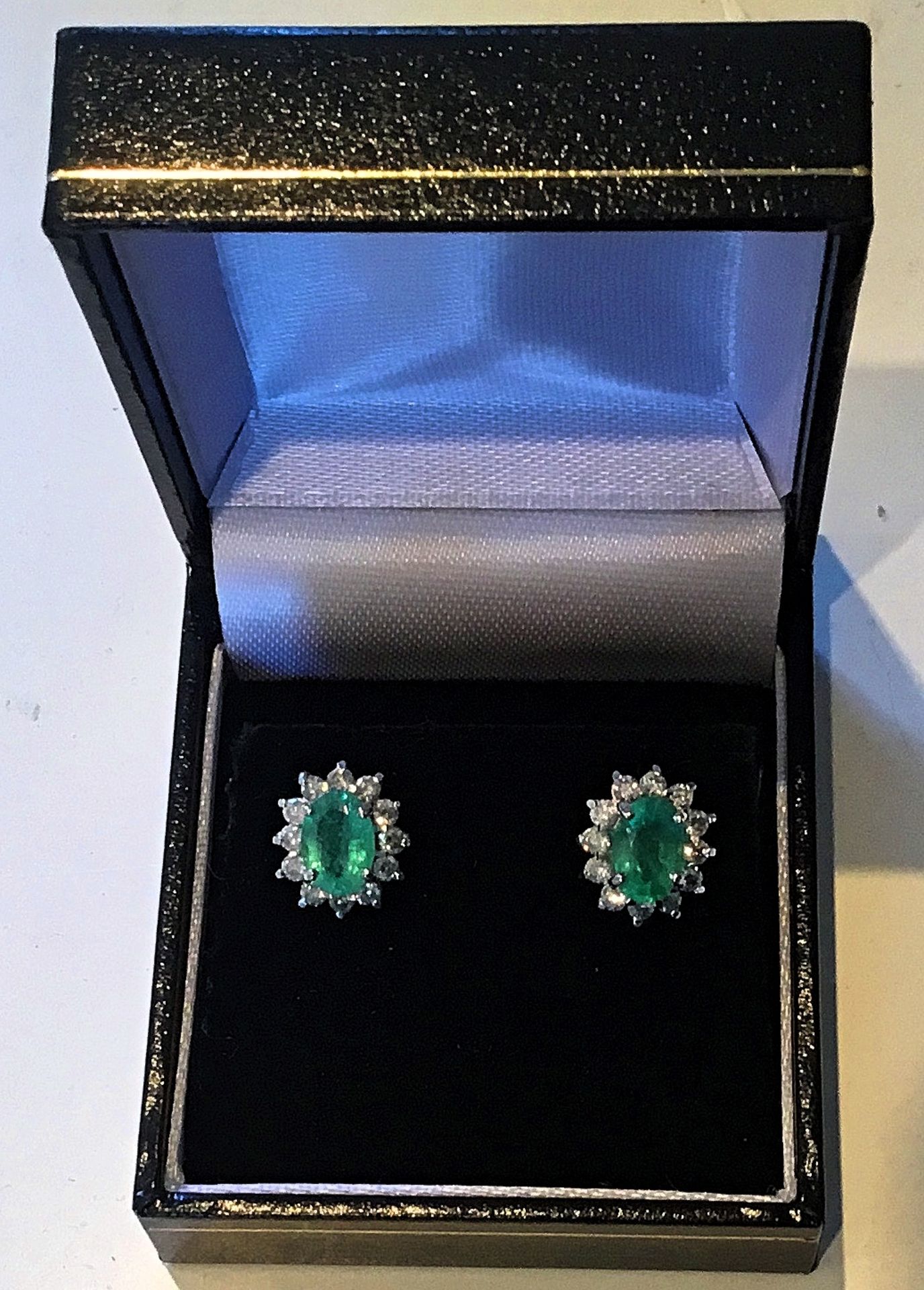 1.60CT EMERALD AND DIAMOND CLUSTER STYLE STUD EARRINGS. - Image 3 of 3