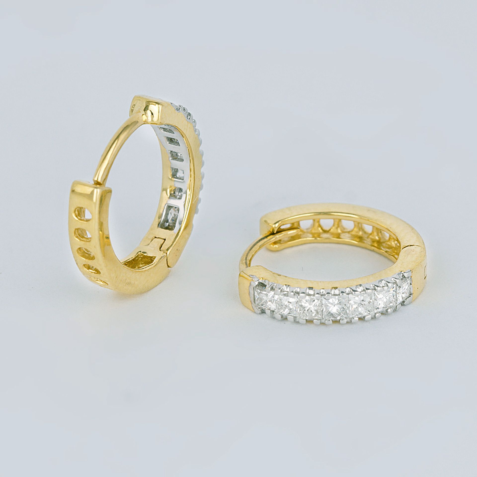 EGL Certified 14 K / 585 Yellow Gold Diamond Hoop Earring - Image 3 of 4