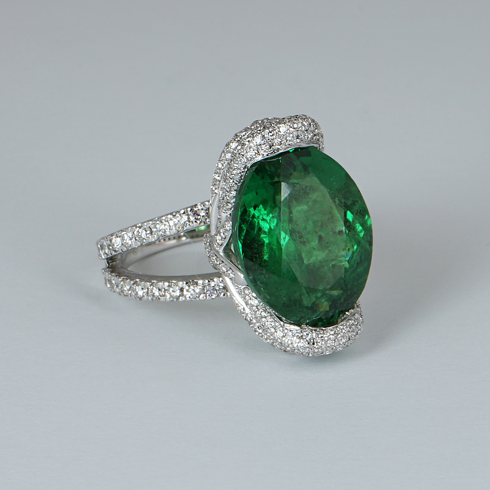 14 K / 585 White Gold Tsavorite Garnet & Diamond Ring - Image 2 of 8