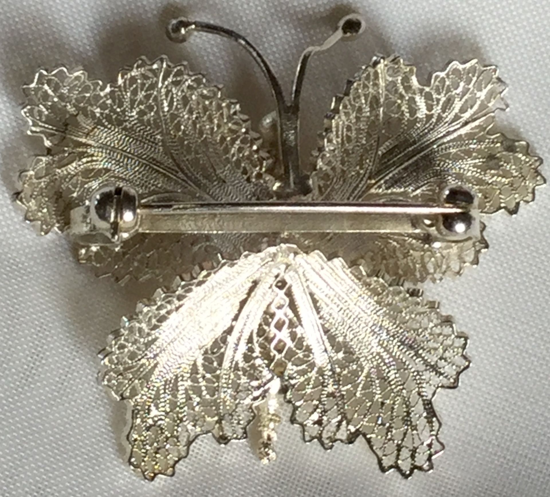 Vintage Malta Butterfly Brooch Scarf Pin filigree 6.6 grams - Image 3 of 5