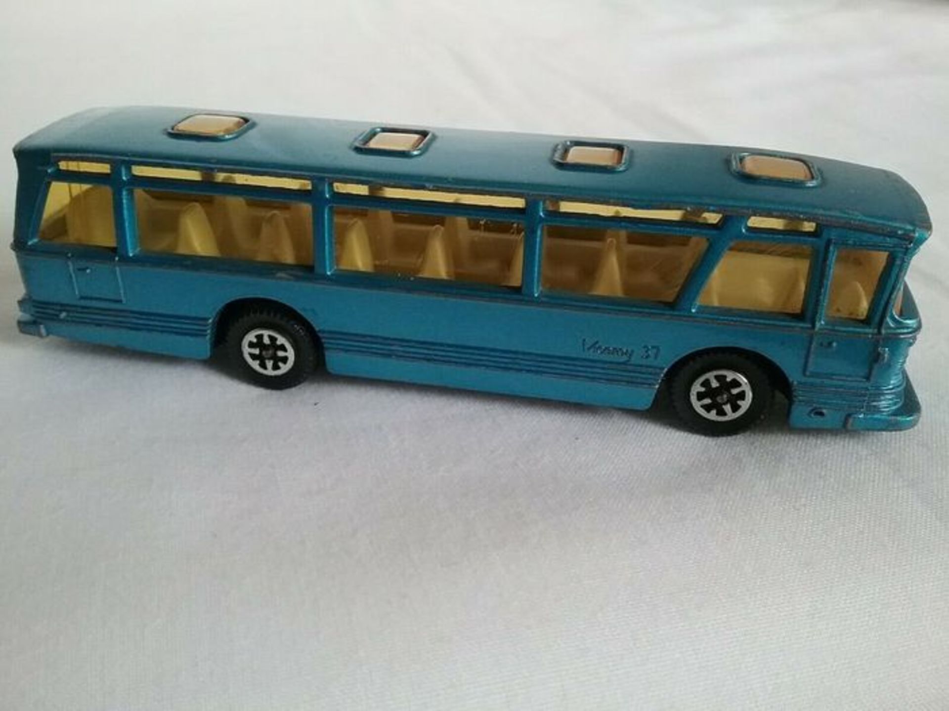 DINKY TOYS VICEROY COACH MADE IN ENGLAND - Image 2 of 4
