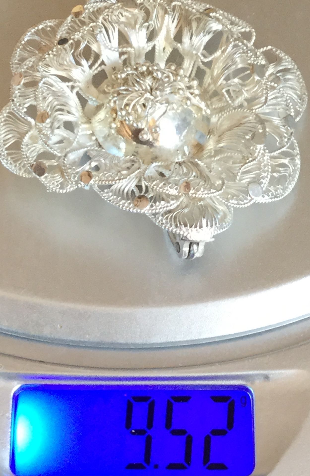 Exquisite 1920c vintage filagree work Maltese Malta Flower Brooch Silver 9.92 grm - Image 2 of 4