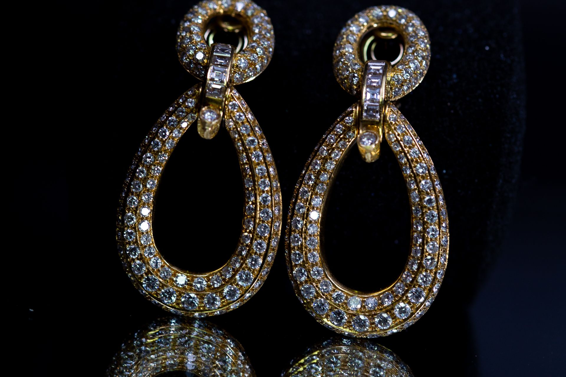 Beautiful Bespoke pendant earrings, 18k yellow gold, set with 4.6cts of VS clarity diamonds - Image 6 of 16