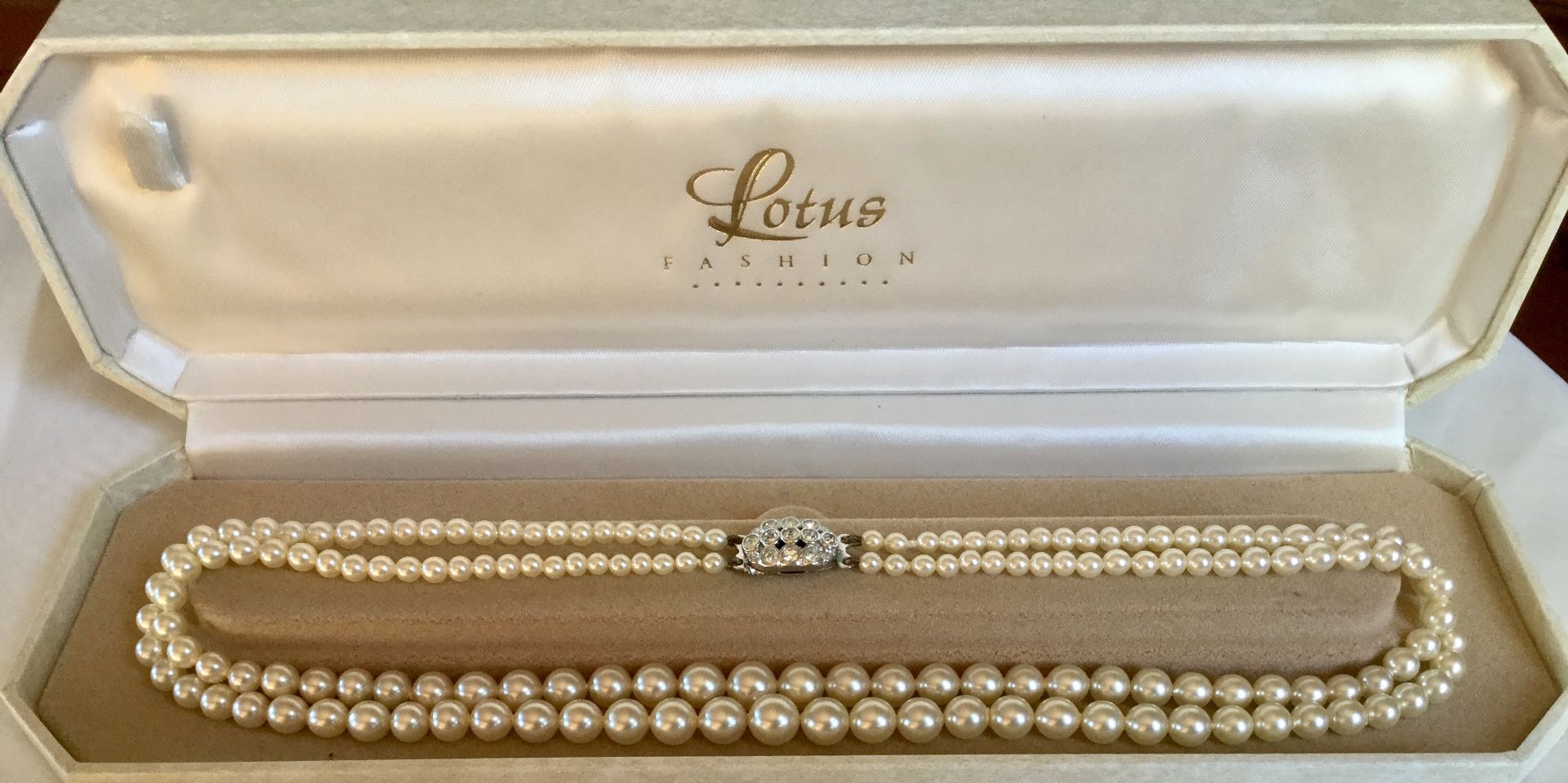 Vintage Lotus Double row 18” Pearls Diamanté Clasp marked Lotus for bride wedding - Image 4 of 5