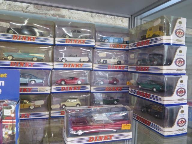 17 Matchbox Dinky Collection Cars