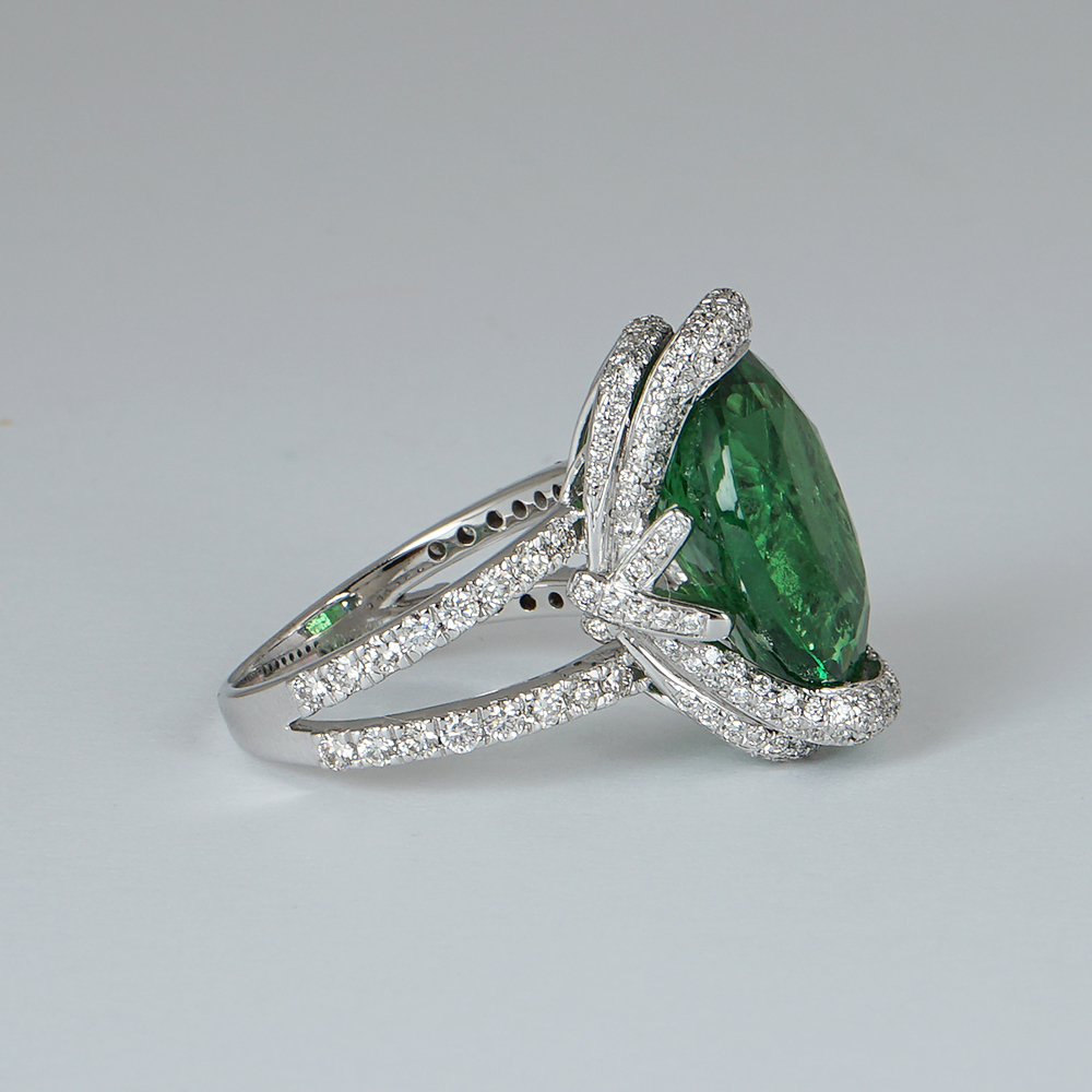 14 K / 585 White Gold Tsavorite Garnet & Diamond Ring - Image 7 of 8