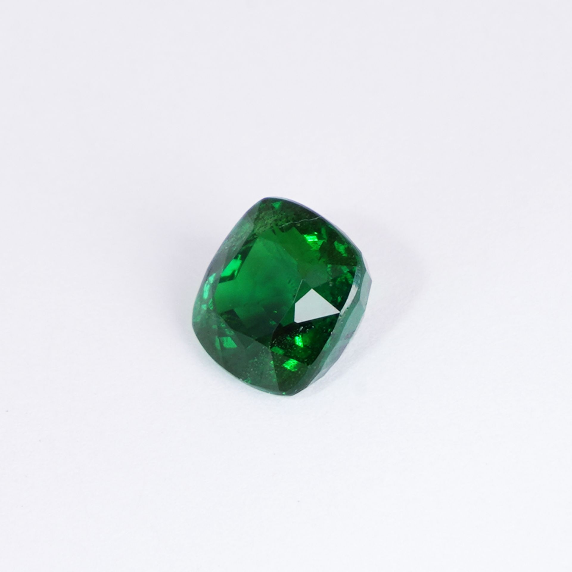 GIA Certified 2.02 ct. Tsavorite (Grossular-Garnet) - KENYA, EAST-AFRICA - Image 5 of 8