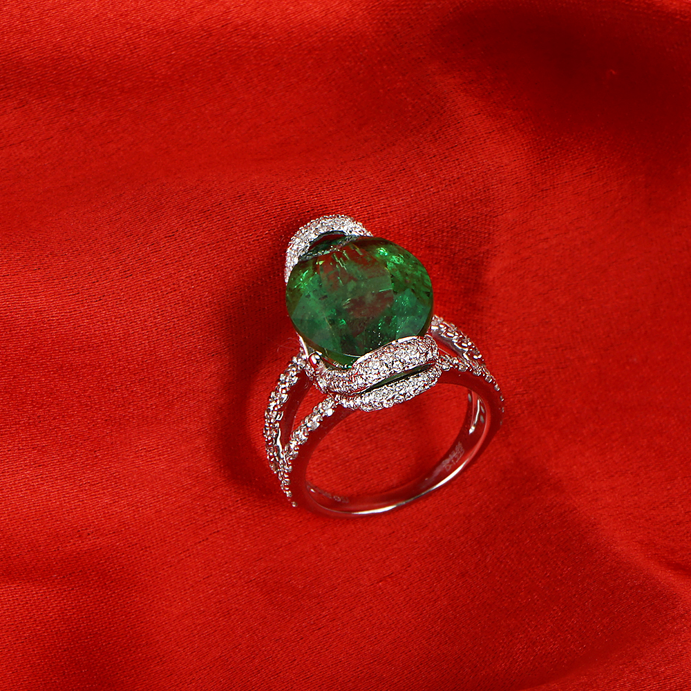 14 K / 585 White Gold Tsavorite Garnet & Diamond Ring - Image 8 of 8