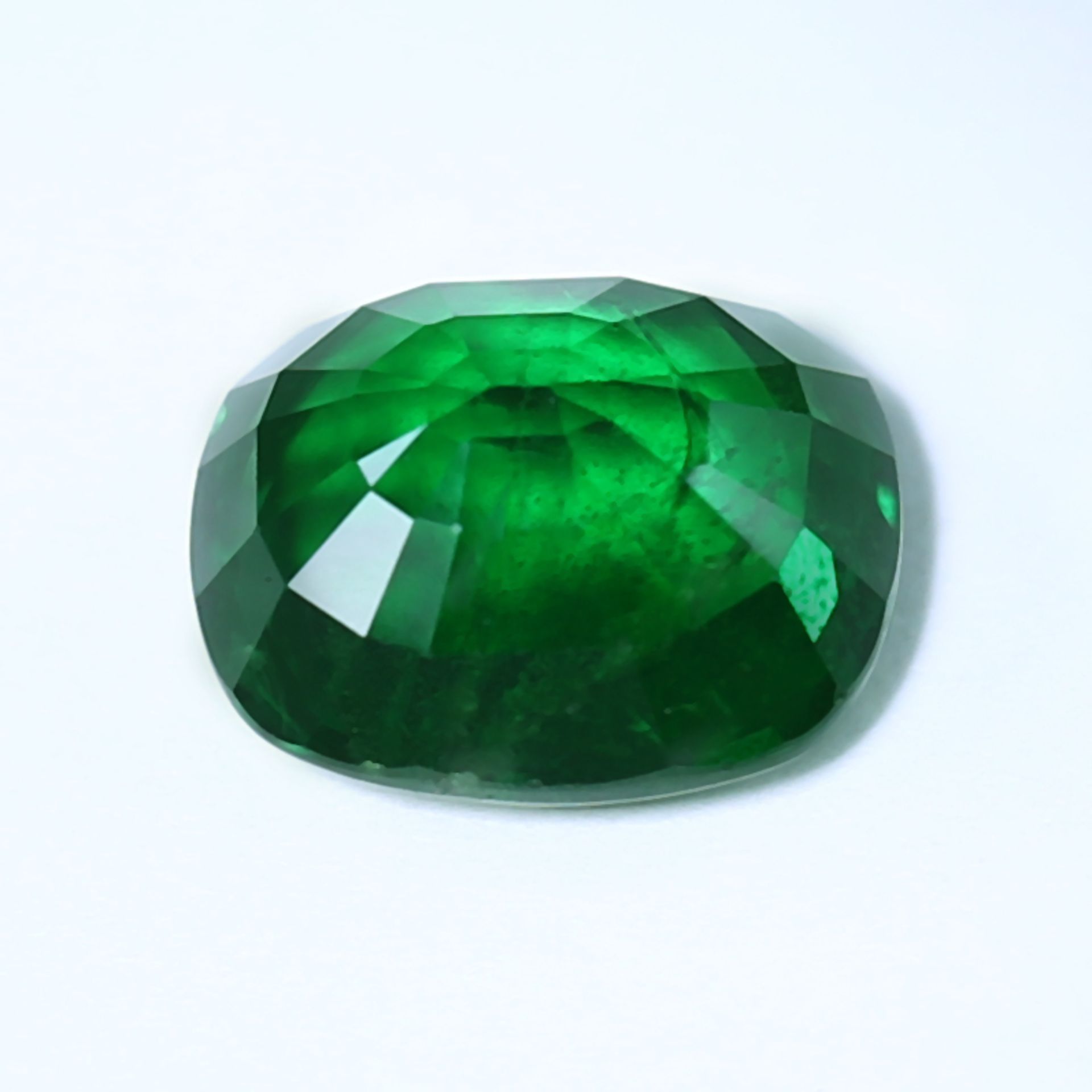 GIA Certified 4.02 ct. Tsavorite Garnet - Untreated - KENYA, EAST AFRICA - Image 7 of 7