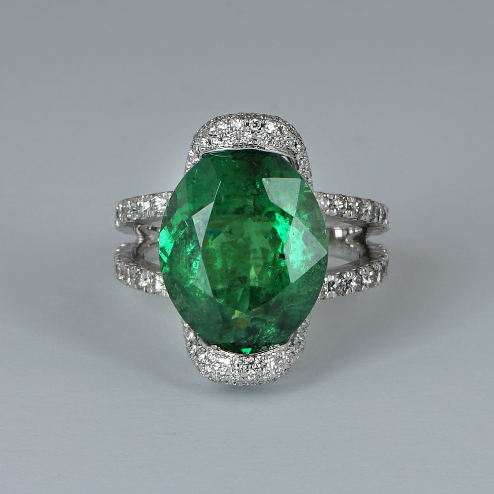 14 K / 585 White Gold Tsavorite Garnet & Diamond Ring