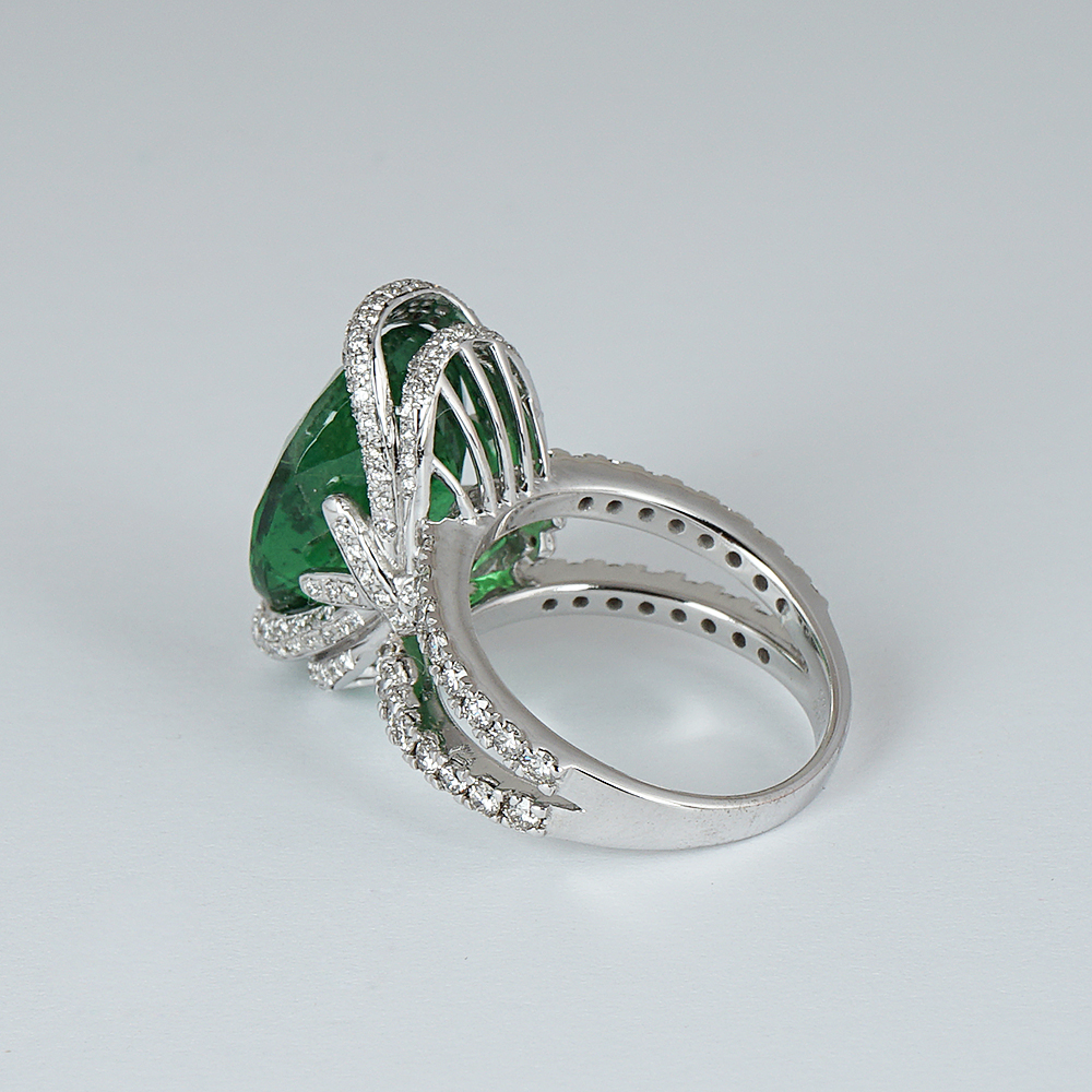 14 K / 585 White Gold Tsavorite Garnet & Diamond Ring - Image 3 of 8