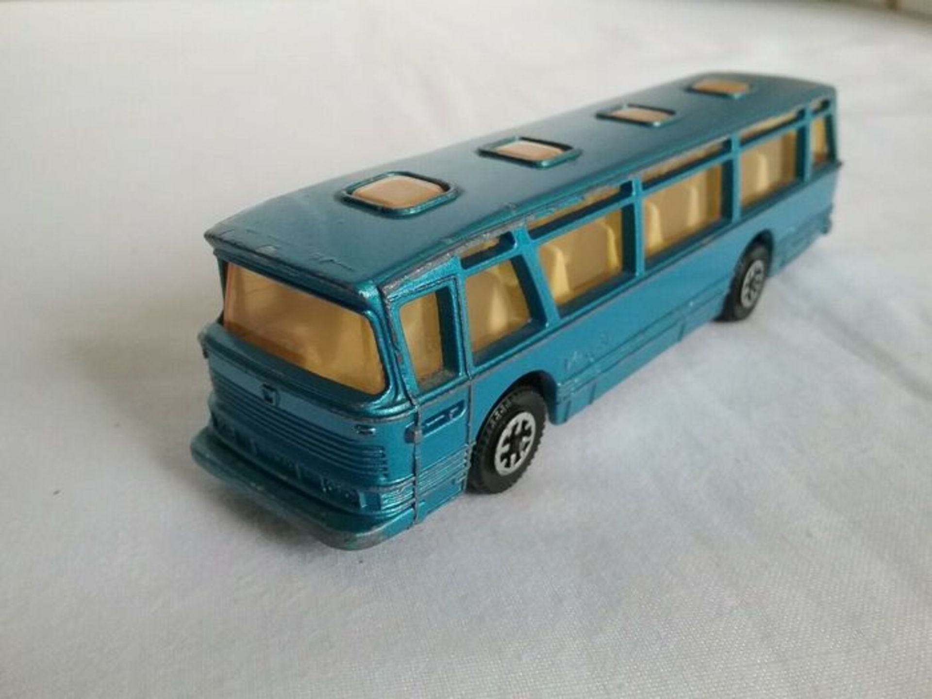 DINKY TOYS VICEROY COACH MADE IN ENGLAND