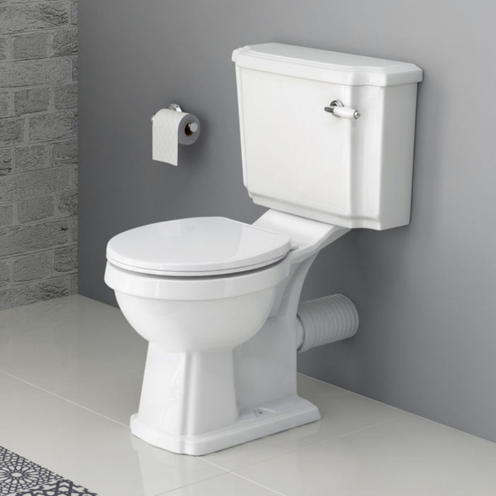 (EY226) Cambridge Traditional Close Coupled Toilet & Cistern - White Seat Traditional features add