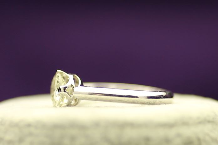 18k White Gold Single Stone Prong Set Diamond Ring 1.20 - Image 2 of 4