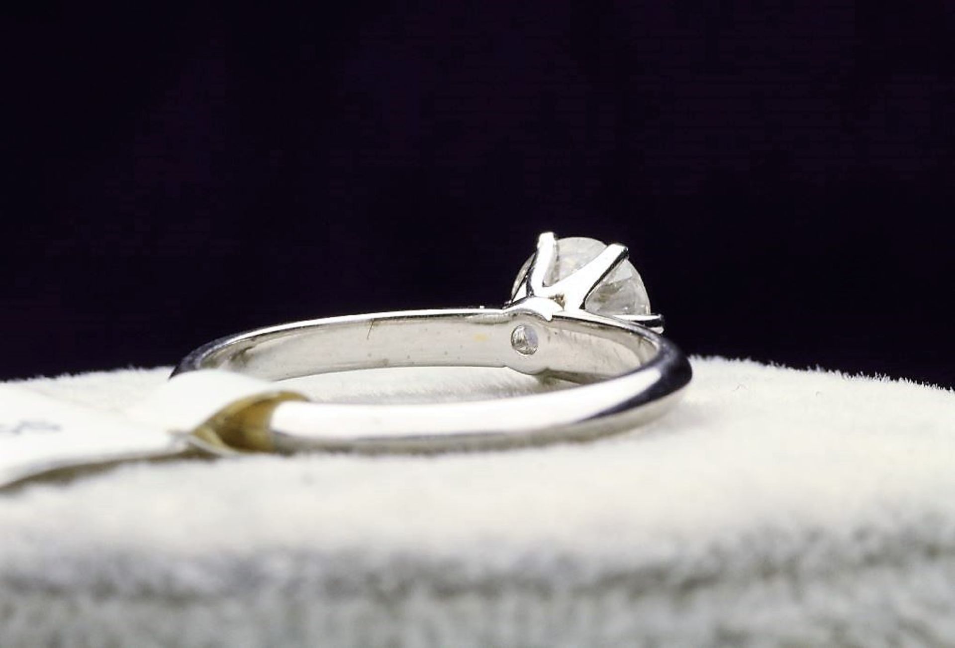 18k White Gold Single Stone Prong Set Diamond Ring 0.70 - Image 3 of 4