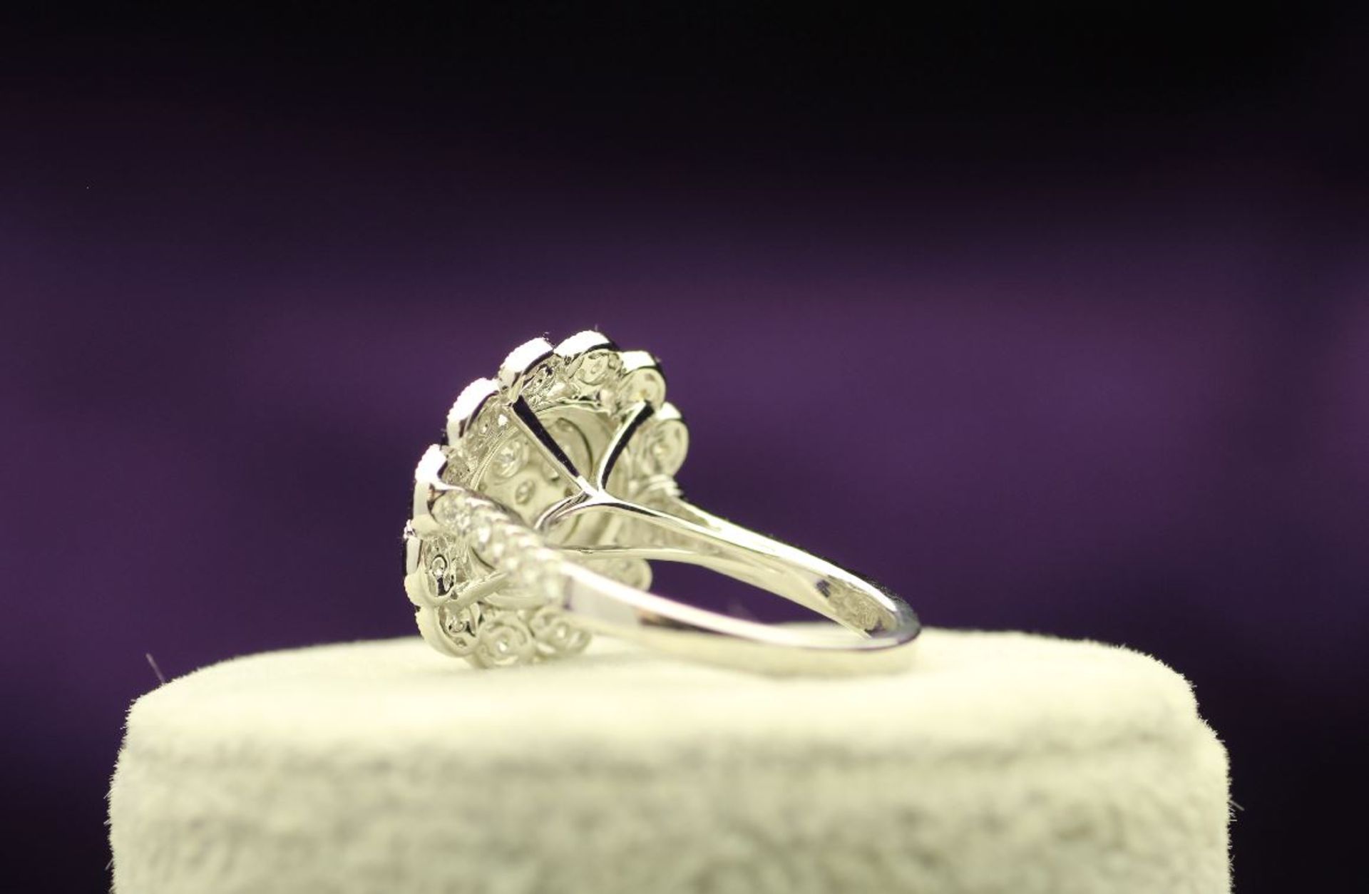 18k White Gold Ladies Dress Diamond Ring 1.40 - Image 3 of 4