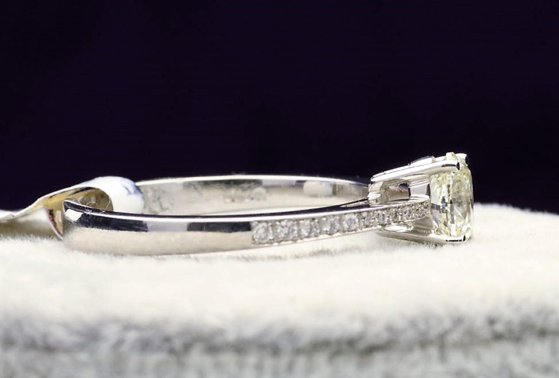 18k White Gold Single Stone Prong Set With Stone Set Shoulders Diamond Ring 0.62 - Image 2 of 4