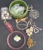 Vintage Retro Parcel of Costume Jewellery. Part of a recent Estate Clearance. Location of Items