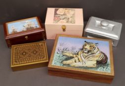 Vintage Collectable 5 Assorted Boxes 2 Musical 1 Bradford Exchange. Largest measures 20cm wide. Part
