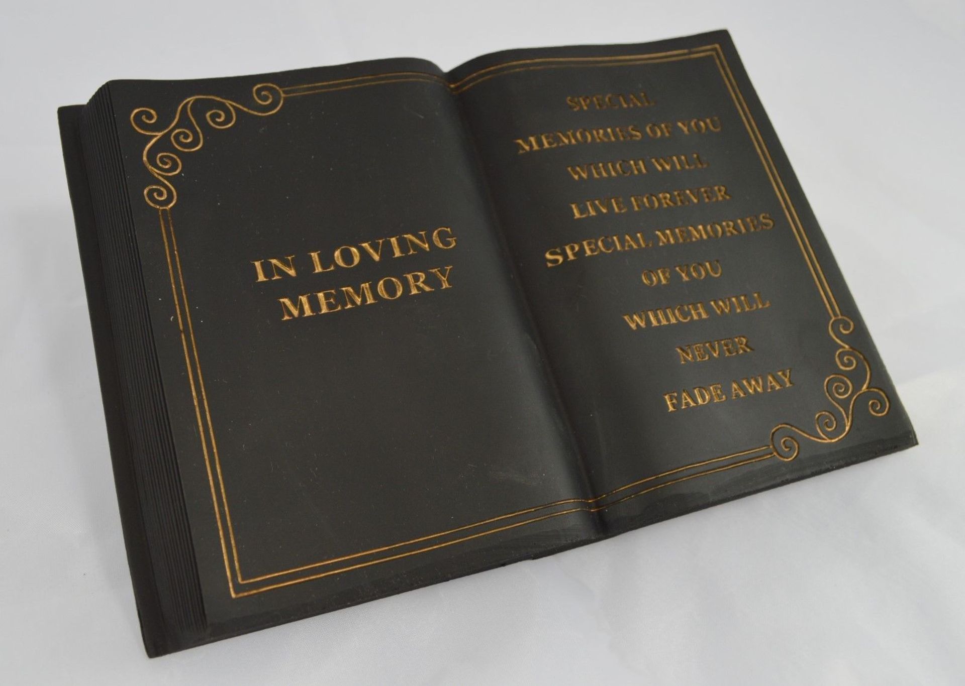 New & Sealed Packaging - Black Memorial Book - 1 Item - RRP £14.99 - Image 2 of 4