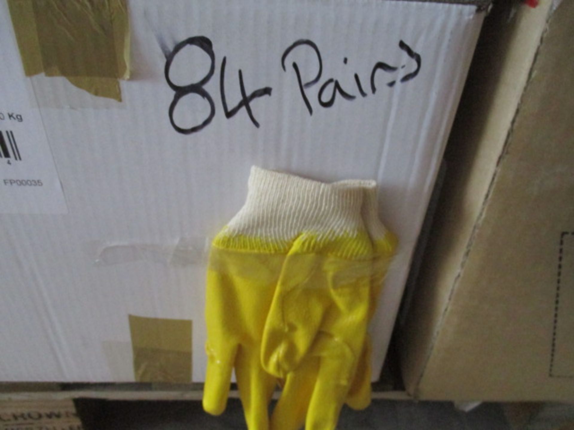 84 pairs of brand new workwear gloves