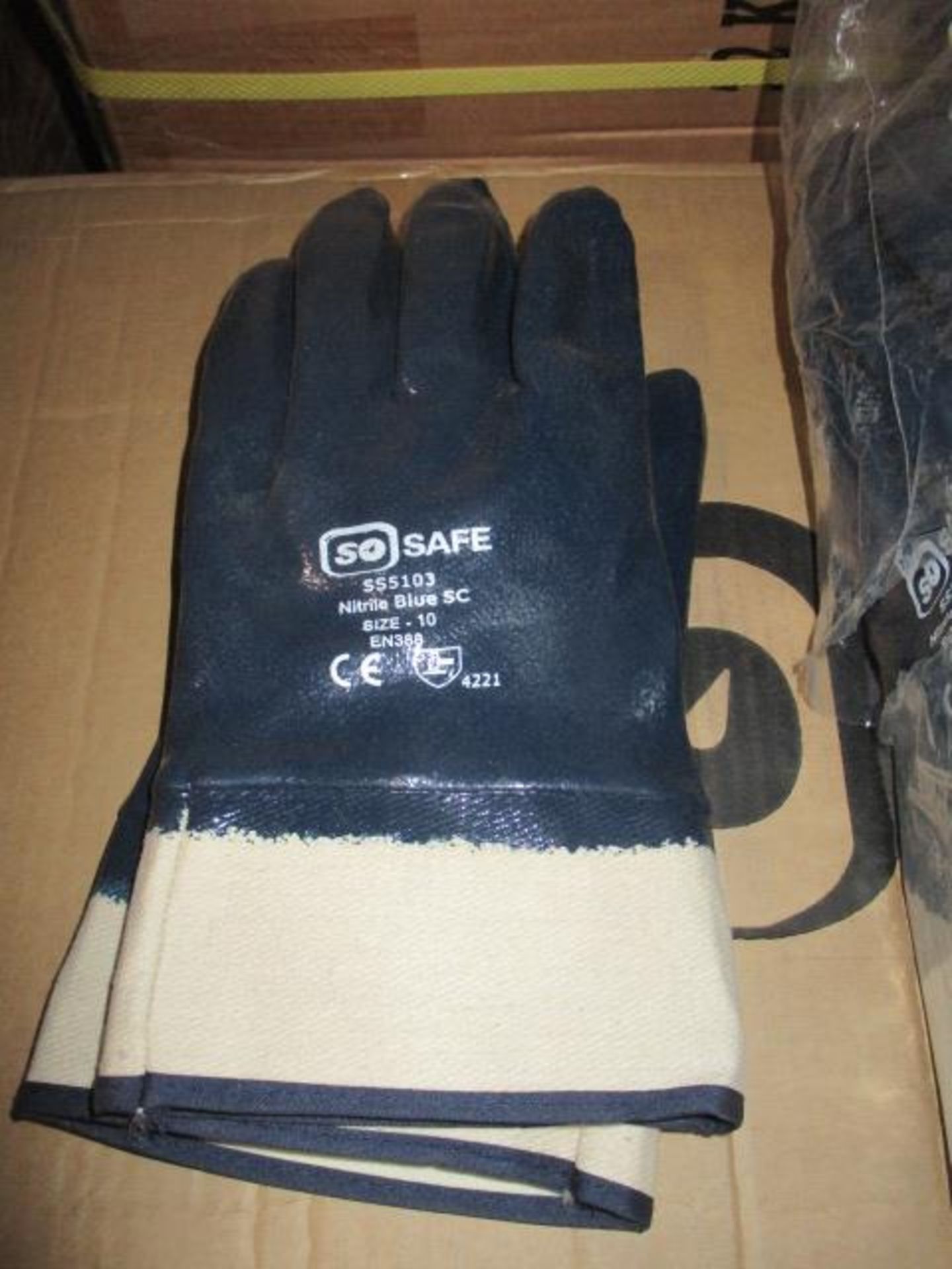 50 pairs of brand new workwear gloves