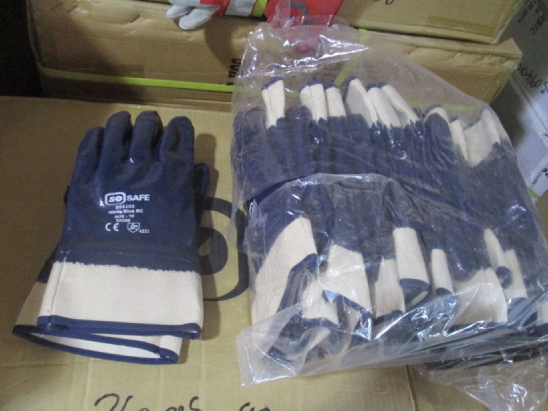 50 pairs of brand new workwear gloves