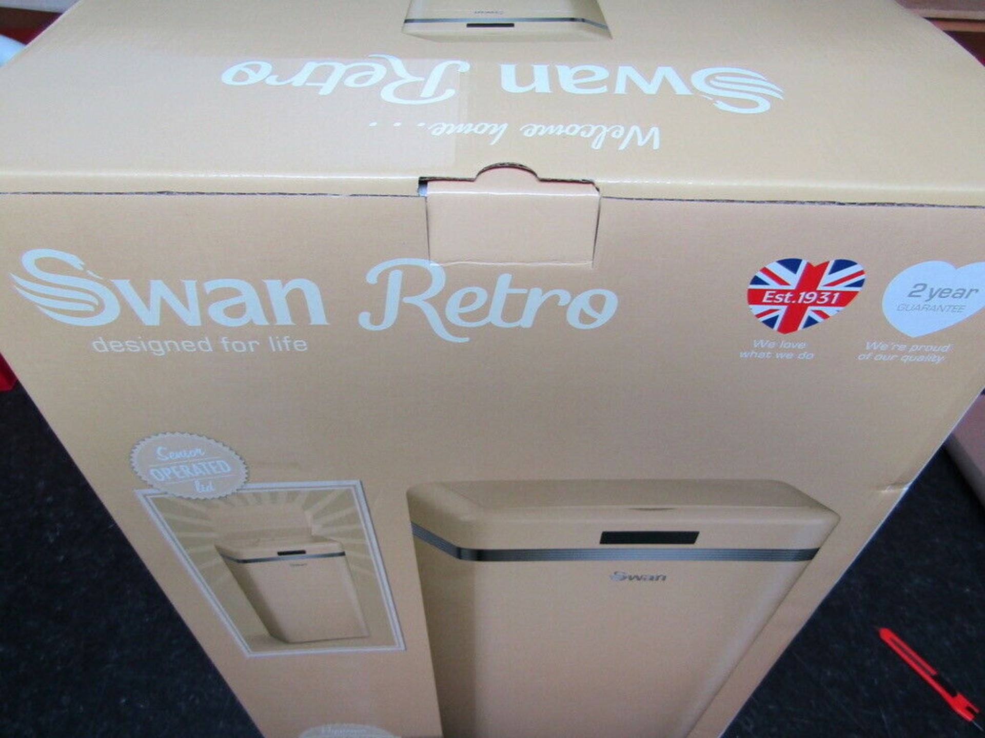 SWAN Retro Automatic Infrared SENSOR BIN 45 litre Cream - Image 3 of 4