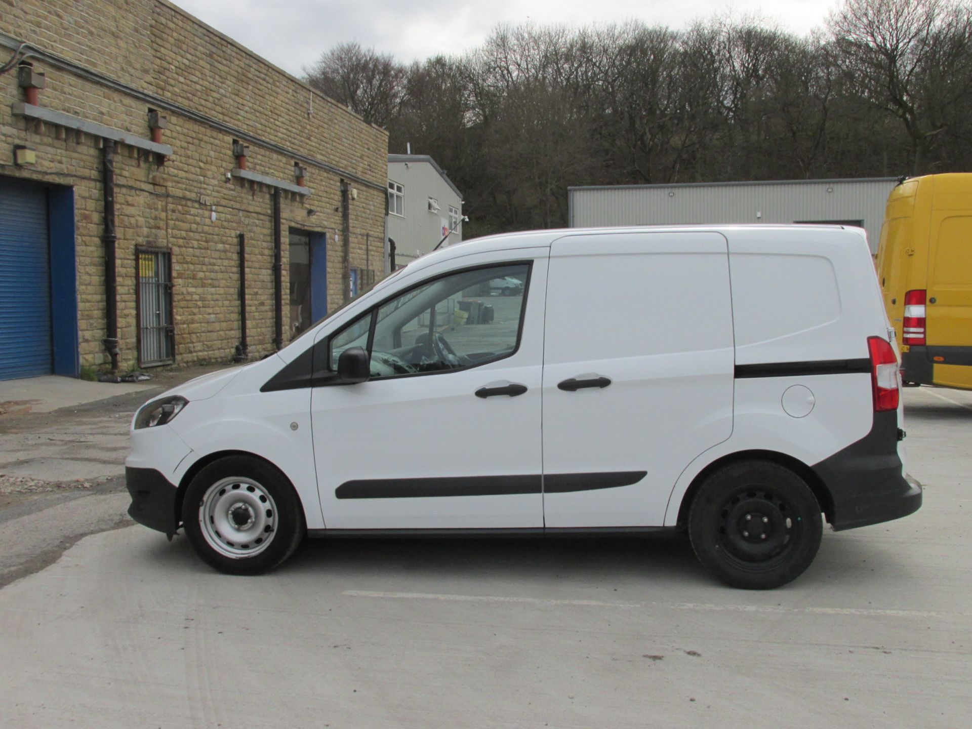 2015 Ford Transit Courier 1.5 TDCi Panel Van - 1 PLC Owner from New - FSH - Long MOT - Image 7 of 10